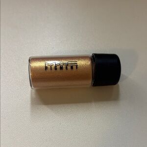 MAC Cosmetics Pigment in Shimmering Gold